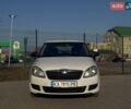 Белый Шкода Фабия, объемом двигателя 1.4 л и пробегом 220 тыс. км за 5950 $, фото 1 на Automoto.ua