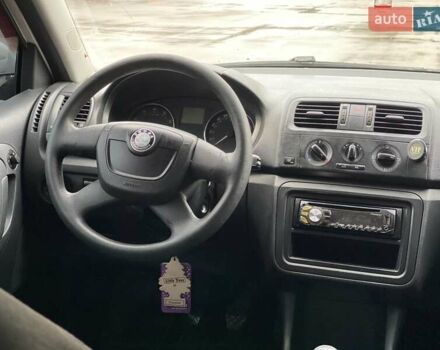 Білий Шкода Фабія, об'ємом двигуна 1.4 л та пробігом 243 тис. км за 3900 $, фото 9 на Automoto.ua