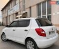 Белый Шкода Фабия, объемом двигателя 1.39 л и пробегом 278 тыс. км за 2500 $, фото 1 на Automoto.ua