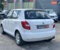 Белый Шкода Фабия, объемом двигателя 1.4 л и пробегом 235 тыс. км за 5640 $, фото 6 на Automoto.ua