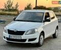Белый Шкода Фабия, объемом двигателя 1.2 л и пробегом 320 тыс. км за 4250 $, фото 1 на Automoto.ua