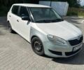 Белый Шкода Фабия, объемом двигателя 1.6 л и пробегом 401 тыс. км за 3300 $, фото 1 на Automoto.ua