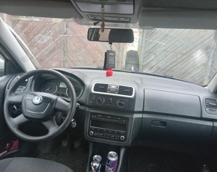 Белый Шкода Фабия, объемом двигателя 0 л и пробегом 250 тыс. км за 3700 $, фото 5 на Automoto.ua