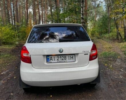 Белый Шкода Фабия, объемом двигателя 1.4 л и пробегом 255 тыс. км за 4300 $, фото 5 на Automoto.ua