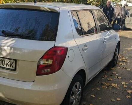 Шкода Фабия 2012 в Киеве на Automoto.ua Белый Шкода Фабия, объемом двигателя 1.39 л и пробегом 331 тыс. км за 3900 $, фото 3 на Automoto.ua