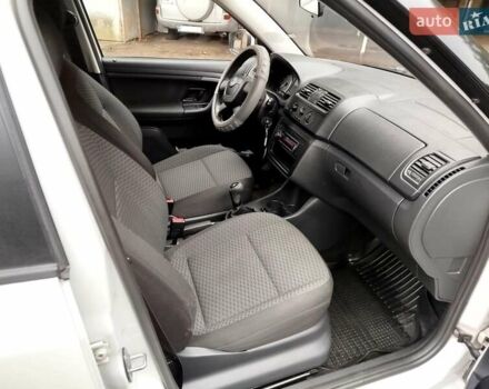 Белый Шкода Фабия, объемом двигателя 1.39 л и пробегом 126 тыс. км за 5998 $, фото 10 на Automoto.ua