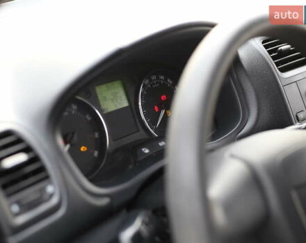 Белый Шкода Фабия, объемом двигателя 1.39 л и пробегом 125 тыс. км за 5800 $, фото 14 на Automoto.ua