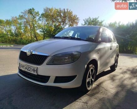 Белый Шкода Фабия, объемом двигателя 1.2 л и пробегом 165 тыс. км за 5200 $, фото 11 на Automoto.ua