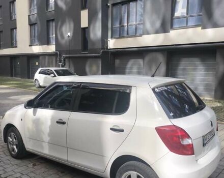Білий Шкода Фабія, об'ємом двигуна 1.6 л та пробігом 310 тис. км за 5500 $, фото 1 на Automoto.ua