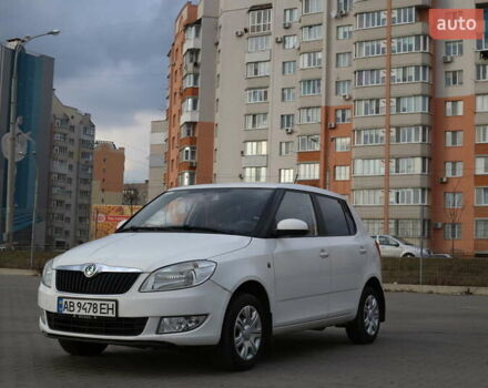 Белый Шкода Фабия, объемом двигателя 1.39 л и пробегом 125 тыс. км за 5800 $, фото 1 на Automoto.ua