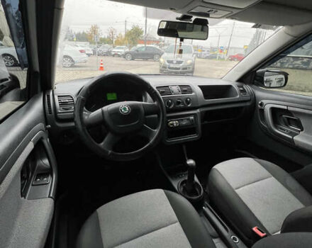 Белый Шкода Фабия, объемом двигателя 1.2 л и пробегом 182 тыс. км за 4200 $, фото 13 на Automoto.ua