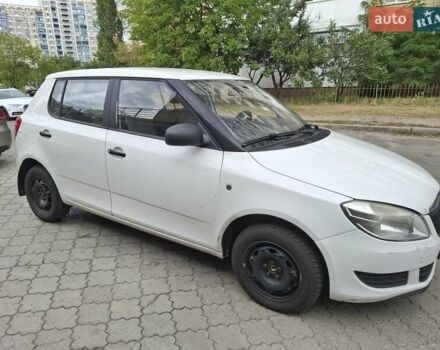 Белый Шкода Фабия, объемом двигателя 1.2 л и пробегом 168 тыс. км за 4700 $, фото 11 на Automoto.ua