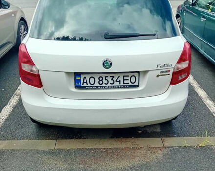 Белый Шкода Фабия, объемом двигателя 1.2 л и пробегом 240 тыс. км за 4500 $, фото 1 на Automoto.ua