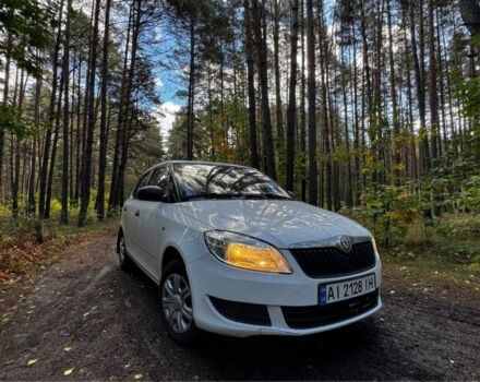 Белый Шкода Фабия, объемом двигателя 1.4 л и пробегом 255 тыс. км за 4300 $, фото 1 на Automoto.ua