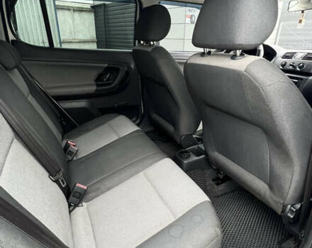 Белый Шкода Фабия, объемом двигателя 1.2 л и пробегом 182 тыс. км за 4200 $, фото 16 на Automoto.ua