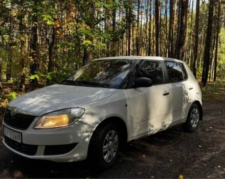 Белый Шкода Фабия, объемом двигателя 1.4 л и пробегом 255 тыс. км за 4300 $, фото 2 на Automoto.ua