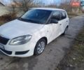 Белый Шкода Фабия, объемом двигателя 1.39 л и пробегом 316 тыс. км за 5200 $, фото 1 на Automoto.ua