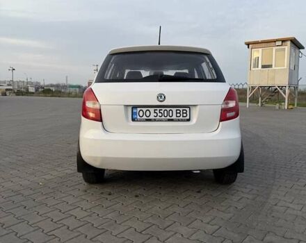 Белый Шкода Фабия, объемом двигателя 1.2 л и пробегом 224 тыс. км за 5200 $, фото 5 на Automoto.ua