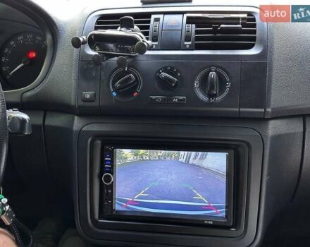 Шкода Фабия 2012 в Запорожье на Automoto.ua Белый Шкода Фабия, объемом двигателя 1.2 л и пробегом 256 тыс. км за 5200 $, фото 12 на Automoto.ua