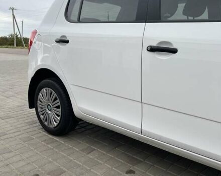 Белый Шкода Фабия, объемом двигателя 1.2 л и пробегом 150 тыс. км за 6700 $, фото 5 на Automoto.ua