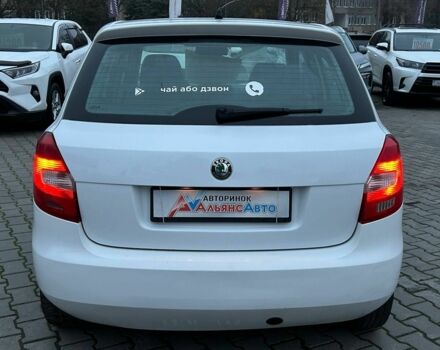 Білий Шкода Фабія, об'ємом двигуна 1.4 л та пробігом 280 тис. км за 5400 $, фото 5 на Automoto.ua
