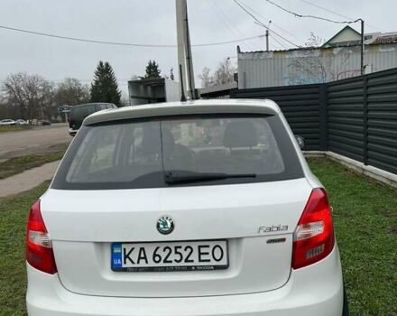 Белый Шкода Фабия, объемом двигателя 1.2 л и пробегом 184 тыс. км за 4700 $, фото 5 на Automoto.ua
