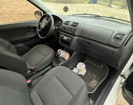 Білий Шкода Фабія, об'ємом двигуна 1.4 л та пробігом 318 тис. км за 4800 $, фото 11 на Automoto.ua