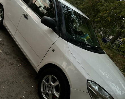 Белый Шкода Фабия, объемом двигателя 1.39 л и пробегом 257 тыс. км за 4600 $, фото 2 на Automoto.ua