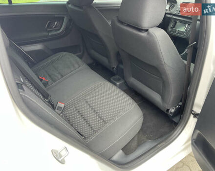 Белый Шкода Фабия, объемом двигателя 1.4 л и пробегом 163 тыс. км за 10300 $, фото 17 на Automoto.ua