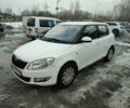 Белый Шкода Фабия, объемом двигателя 1.4 л и пробегом 253 тыс. км за 4550 $, фото 1 на Automoto.ua