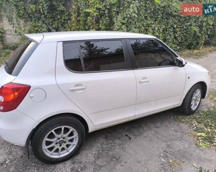 Белый Шкода Фабия, объемом двигателя 1.4 л и пробегом 113 тыс. км за 6400 $, фото 16 на Automoto.ua