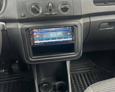 Белый Шкода Фабия, объемом двигателя 1.2 л и пробегом 70 тыс. км за 7000 $, фото 12 на Automoto.ua