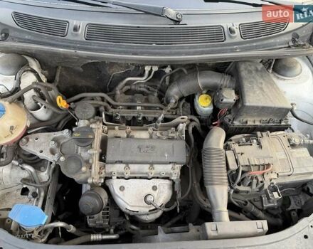 Белый Шкода Фабия, объемом двигателя 1.2 л и пробегом 224 тыс. км за 4500 $, фото 12 на Automoto.ua