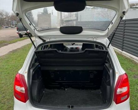 Белый Шкода Фабия, объемом двигателя 1.2 л и пробегом 184 тыс. км за 4700 $, фото 1 на Automoto.ua