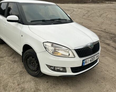 Білий Шкода Фабія, об'ємом двигуна 1.4 л та пробігом 318 тис. км за 4800 $, фото 1 на Automoto.ua