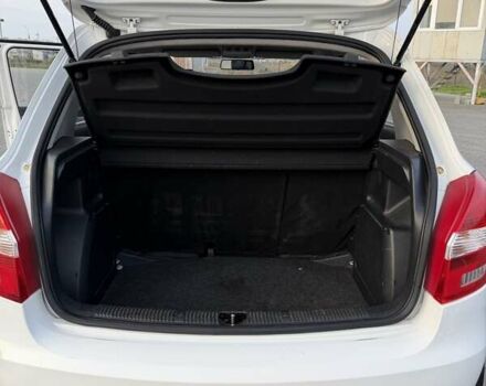 Белый Шкода Фабия, объемом двигателя 1.2 л и пробегом 224 тыс. км за 5200 $, фото 13 на Automoto.ua