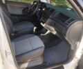 Белый Шкода Фабия, объемом двигателя 1.2 л и пробегом 165 тыс. км за 5200 $, фото 8 на Automoto.ua