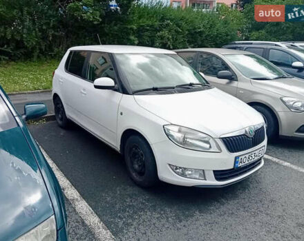 Белый Шкода Фабия, объемом двигателя 1.2 л и пробегом 240 тыс. км за 4500 $, фото 4 на Automoto.ua