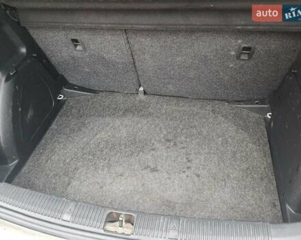 Білий Шкода Фабія, об'ємом двигуна 1.39 л та пробігом 231 тис. км за 5600 $, фото 4 на Automoto.ua