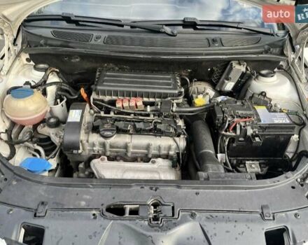 Белый Шкода Фабия, объемом двигателя 1.4 л и пробегом 113 тыс. км за 6400 $, фото 21 на Automoto.ua