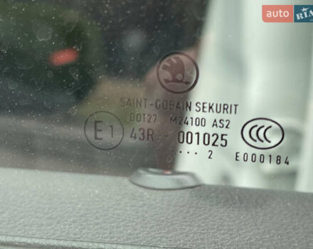 Белый Шкода Фабия, объемом двигателя 1.4 л и пробегом 163 тыс. км за 10300 $, фото 33 на Automoto.ua