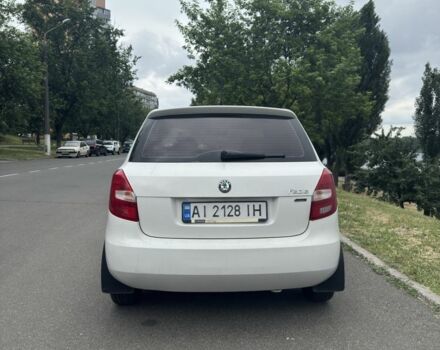 Білий Шкода Фабія, об'ємом двигуна 1.4 л та пробігом 250 тис. км за 4300 $, фото 1 на Automoto.ua