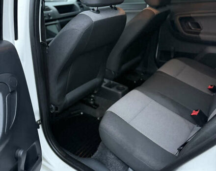 Білий Шкода Фабія, об'ємом двигуна 1.6 л та пробігом 270 тис. км за 6000 $, фото 19 на Automoto.ua