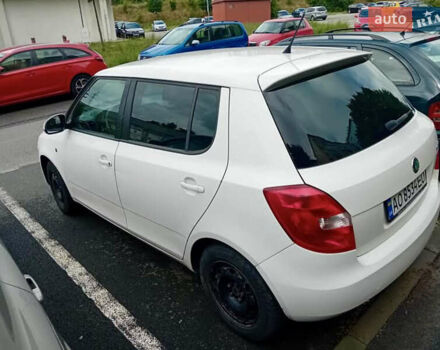 Белый Шкода Фабия, объемом двигателя 1.2 л и пробегом 240 тыс. км за 4500 $, фото 2 на Automoto.ua