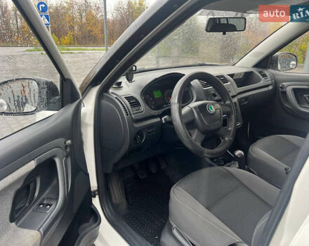 Белый Шкода Фабия, объемом двигателя 1.2 л и пробегом 70 тыс. км за 7000 $, фото 10 на Automoto.ua