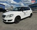 Белый Шкода Фабия, объемом двигателя 1.2 л и пробегом 200 тыс. км за 3999 $, фото 1 на Automoto.ua
