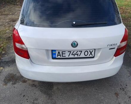 Белый Шкода Фабия, объемом двигателя 1.39 л и пробегом 316 тыс. км за 5200 $, фото 4 на Automoto.ua