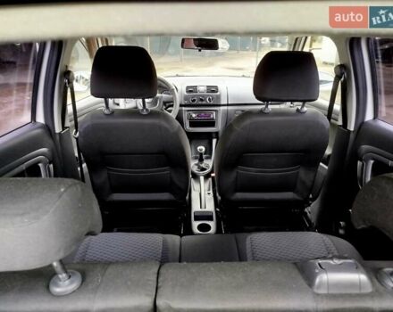 Белый Шкода Фабия, объемом двигателя 1.39 л и пробегом 126 тыс. км за 5998 $, фото 12 на Automoto.ua