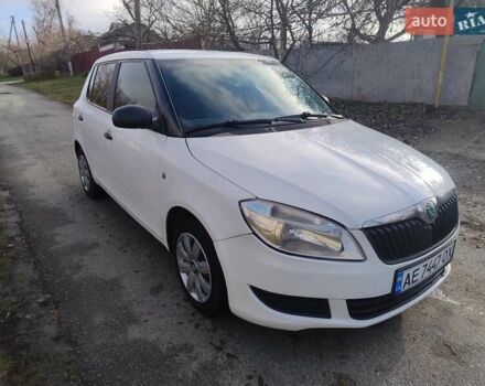 Белый Шкода Фабия, объемом двигателя 1.39 л и пробегом 316 тыс. км за 5200 $, фото 1 на Automoto.ua