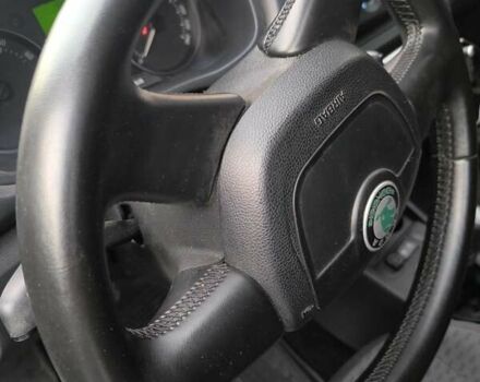 Белый Шкода Фабия, объемом двигателя 1.4 л и пробегом 113 тыс. км за 6400 $, фото 6 на Automoto.ua